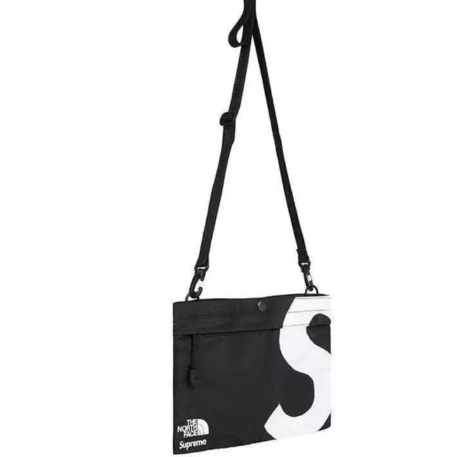 Bolsa Supreme x The North Face