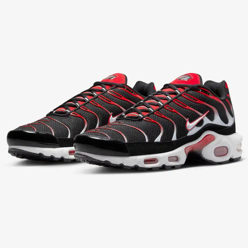 Nike Air Max Plus Black and University Red - DRIP DOS ARTISTAS 