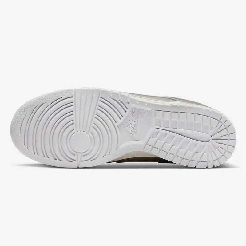 Nike Dunk Low Metallic Silver - DRIP DOS ARTISTAS 