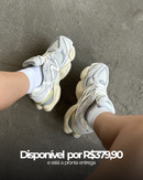 New Balance 9060 beige