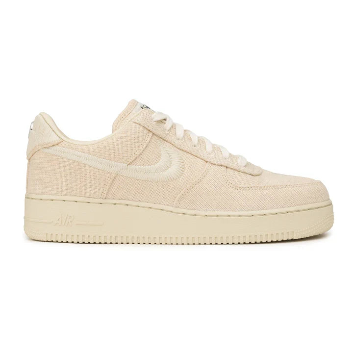 Stussy x Nike Air Force 1 fossil - DRIP DOS ARTISTAS 