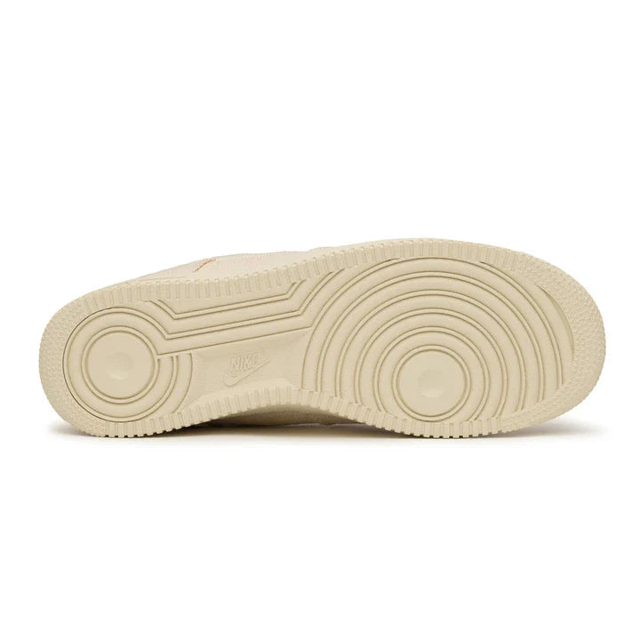 Stussy x Nike Air Force 1 fossil - DRIP DOS ARTISTAS 