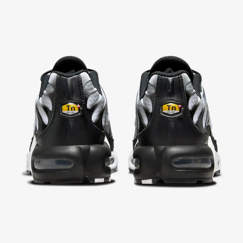 Nike Air Max Plus Black Metallic Silver - DRIP DOS ARTISTAS 