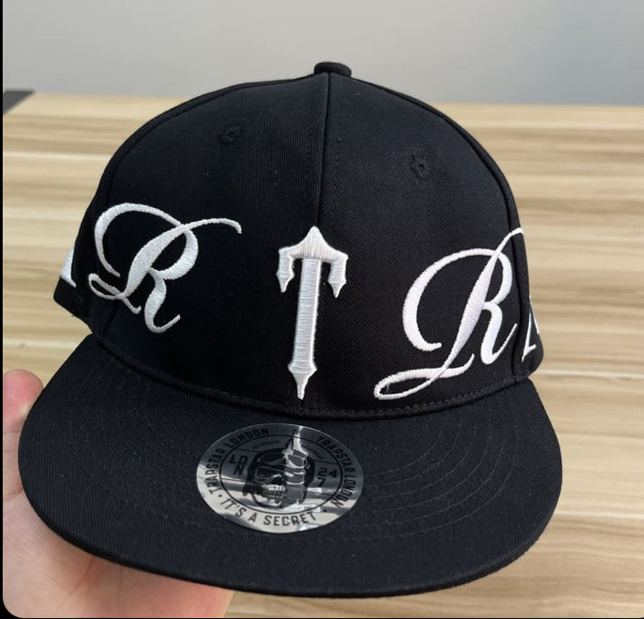 Boné Trapstar Script Fitted