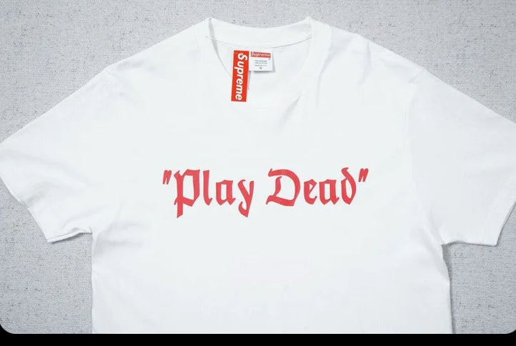 Camiseta Supreme "Play Dead"
