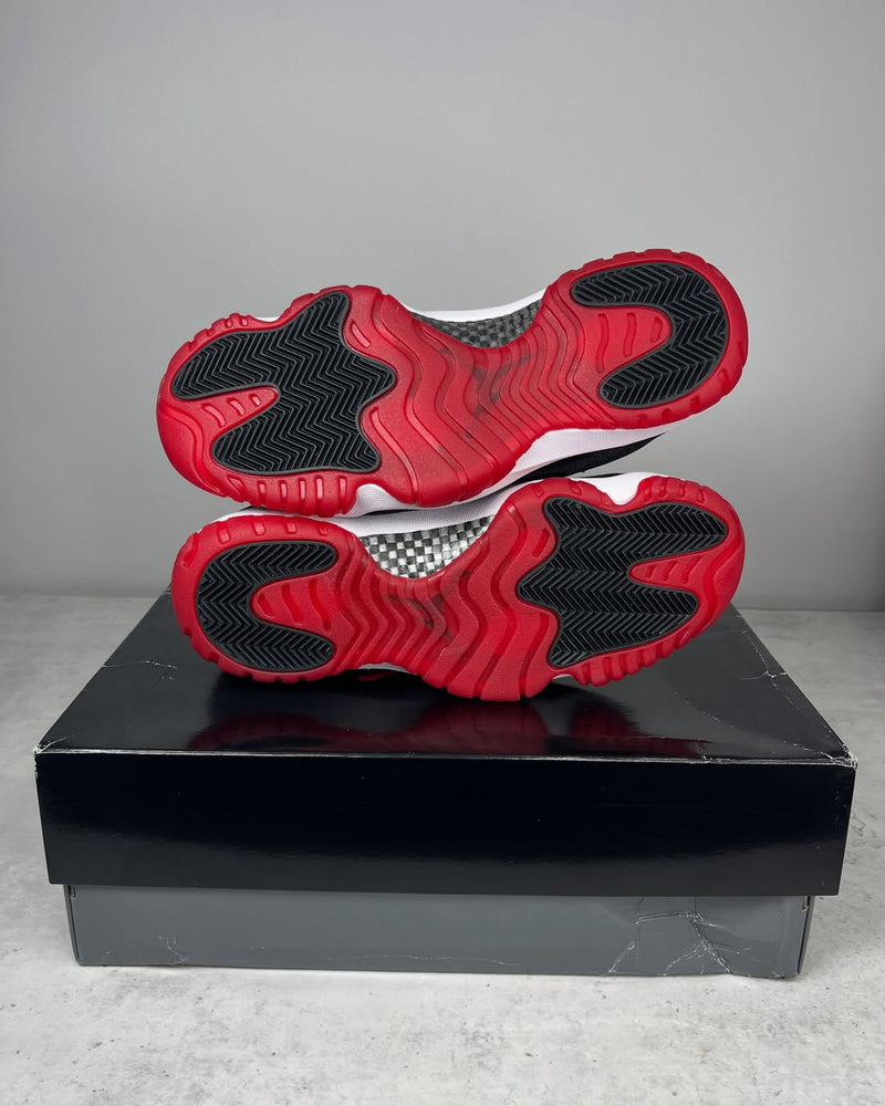 OFERTA LIMITADA - Air Jordan 11 Bred ‘Velvet’