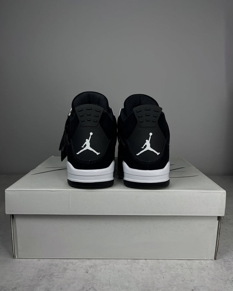 OFERTA LIMITADA - Air Jordan 4 ‘White Thunder’