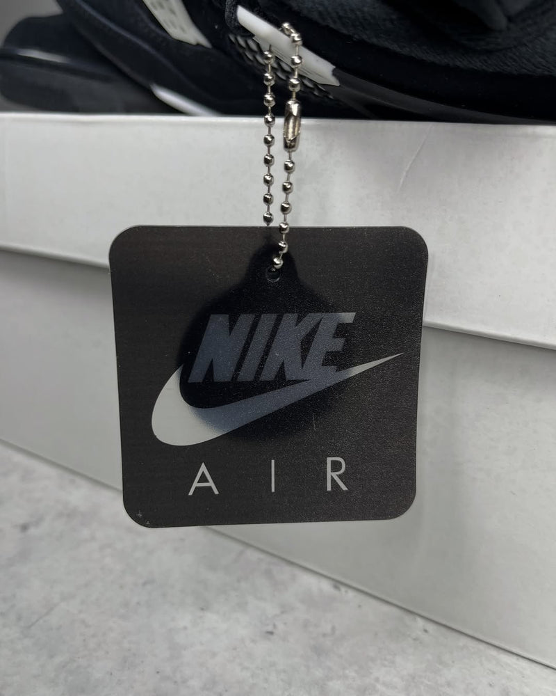 OFERTA LIMITADA - Air Jordan 4 ‘White Thunder’