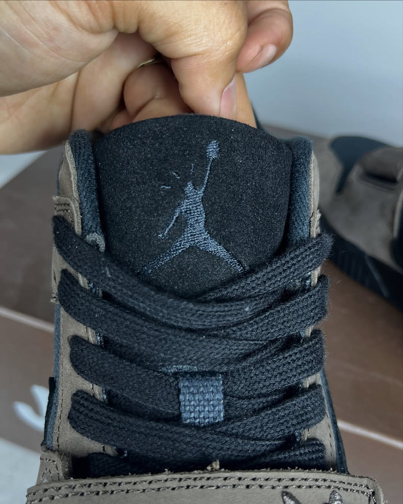 OFERTA LIMITADA -NIKE X TRAVIS