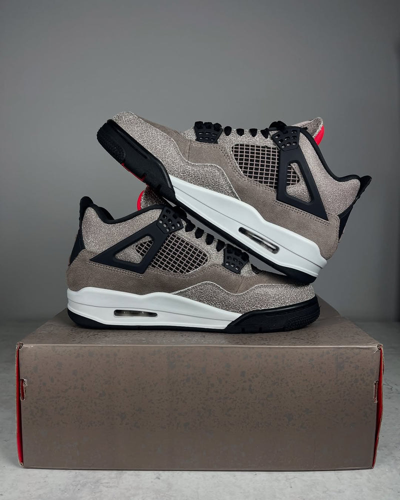 OFERTA LIMITADA - Air Jordan 4 ‘Taupe Haze’