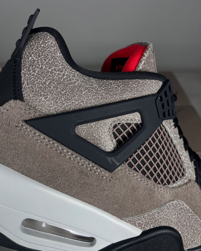 OFERTA LIMITADA - Air Jordan 4 ‘Taupe Haze’