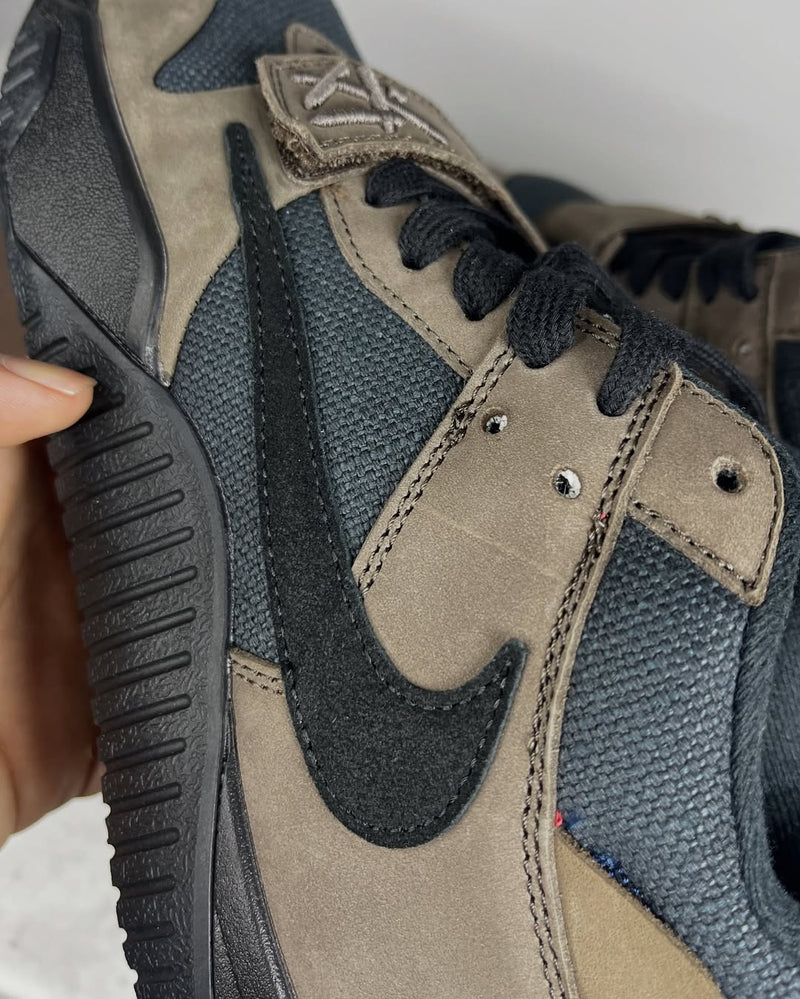 OFERTA LIMITADA -NIKE X TRAVIS
