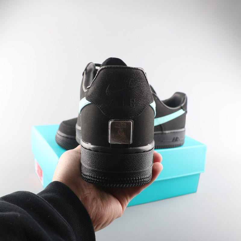 Tiffany e Co. x Nike Air Force 1 Low - DRIP DOS ARTISTAS 