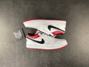 Jordan 1 Low White University Red Black - DRIP DOS ARTISTAS 