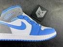 Air Jordan 1 Mid University Blue Grey - DRIP DOS ARTISTAS 