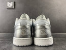 Jordan 1 Low SE Tear Away Silver - DRIP DOS ARTISTAS 