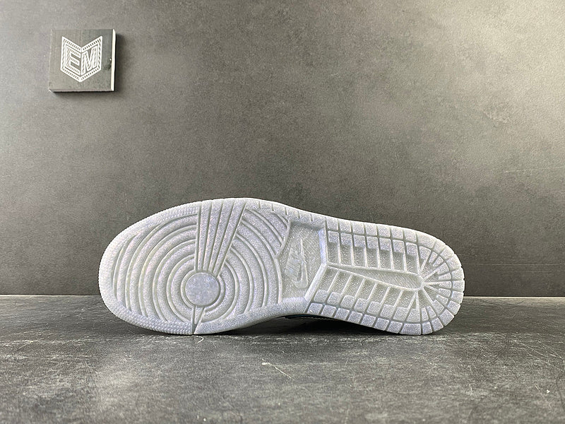 Jordan 1 Low SE Dare to Fly - DRIP DOS ARTISTAS 