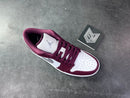Jordan 1 Low White Bordeaux - DRIP DOS ARTISTAS 