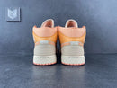 Air Jordan 1 Mid Apricot Orange - DRIP DOS ARTISTAS 