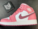 Jordan 1 Mid Valentine's Day (2023) (GS) - DRIP DOS ARTISTAS 