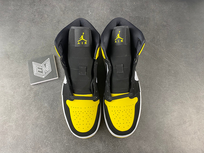Jordan 1 Mid Yellow Toe Black - DRIP DOS ARTISTAS 