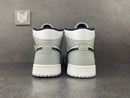 Air Jordan 1 Mid Light Smoke Grey - DRIP DOS ARTISTAS 