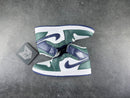 Air Jordan 1 Mid SE Seahawks (Women's) - DRIP DOS ARTISTAS 