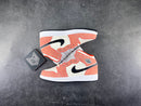 Air Jordan 1 Mid SE Orange Suede (GS) - DRIP DOS ARTISTAS 