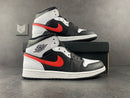 Air Jordan 1 Mid Black Chile Red White - DRIP DOS ARTISTAS 