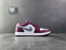 Jordan 1 Low White Bordeaux - DRIP DOS ARTISTAS 