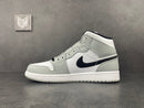 Air Jordan 1 Mid Light Smoke Grey - DRIP DOS ARTISTAS 