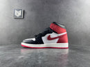 Air Jordan 1 Retro High Track Red - DRIP DOS ARTISTAS 