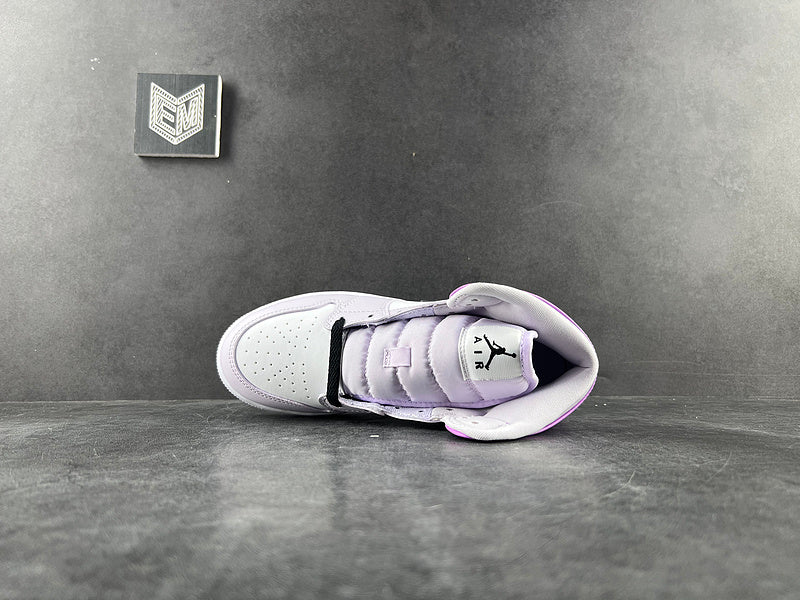 Air Jordan 1 Mid Barely Grape (GS) - DRIP DOS ARTISTAS 