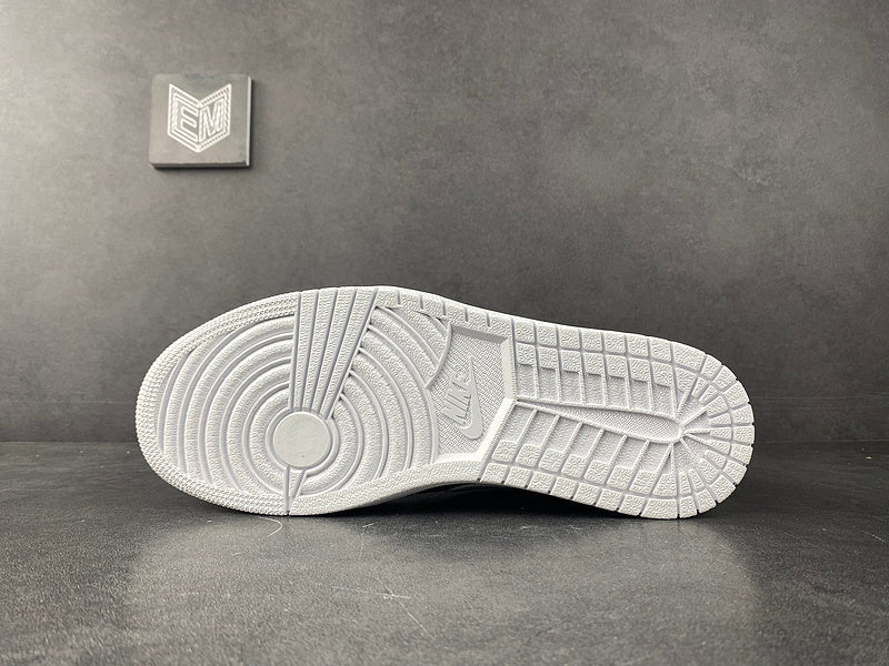 Jordan 1 Low Panda - DRIP DOS ARTISTAS 