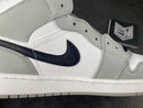 Air Jordan 1 Mid Light Smoke Grey - DRIP DOS ARTISTAS 