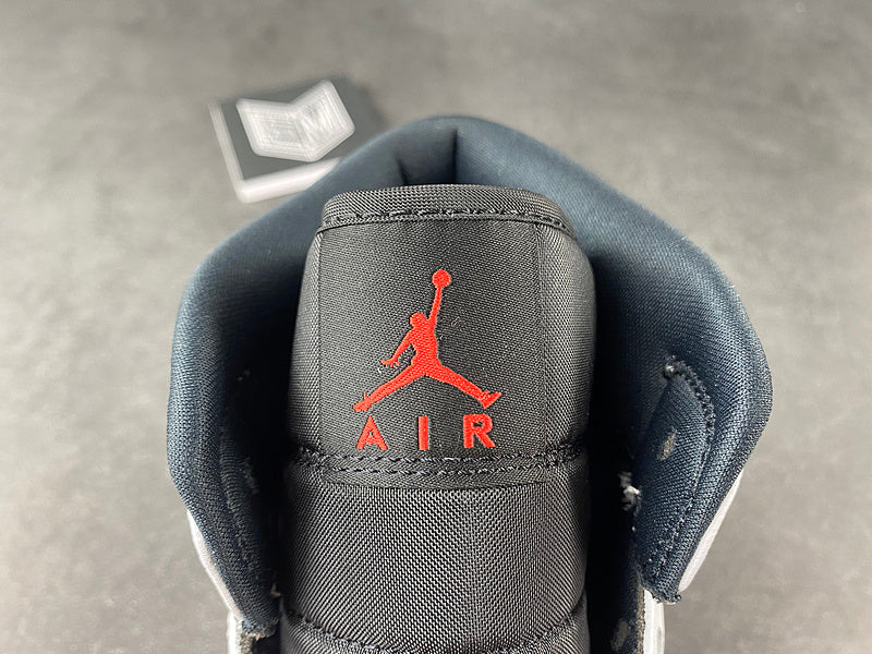 Air Jordan 1 Mid Black Chile Red White - DRIP DOS ARTISTAS 