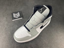 Air Jordan 1 Mid Light Smoke Grey - DRIP DOS ARTISTAS 