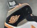 Jordan 1 Mid Peach Mocha - DRIP DOS ARTISTAS 