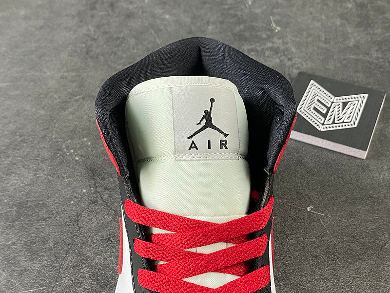 AirJordan 1 Mid Alternate Bred Toe - DRIP DOS ARTISTAS 