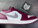 Jordan 1 Low White Bordeaux - DRIP DOS ARTISTAS 